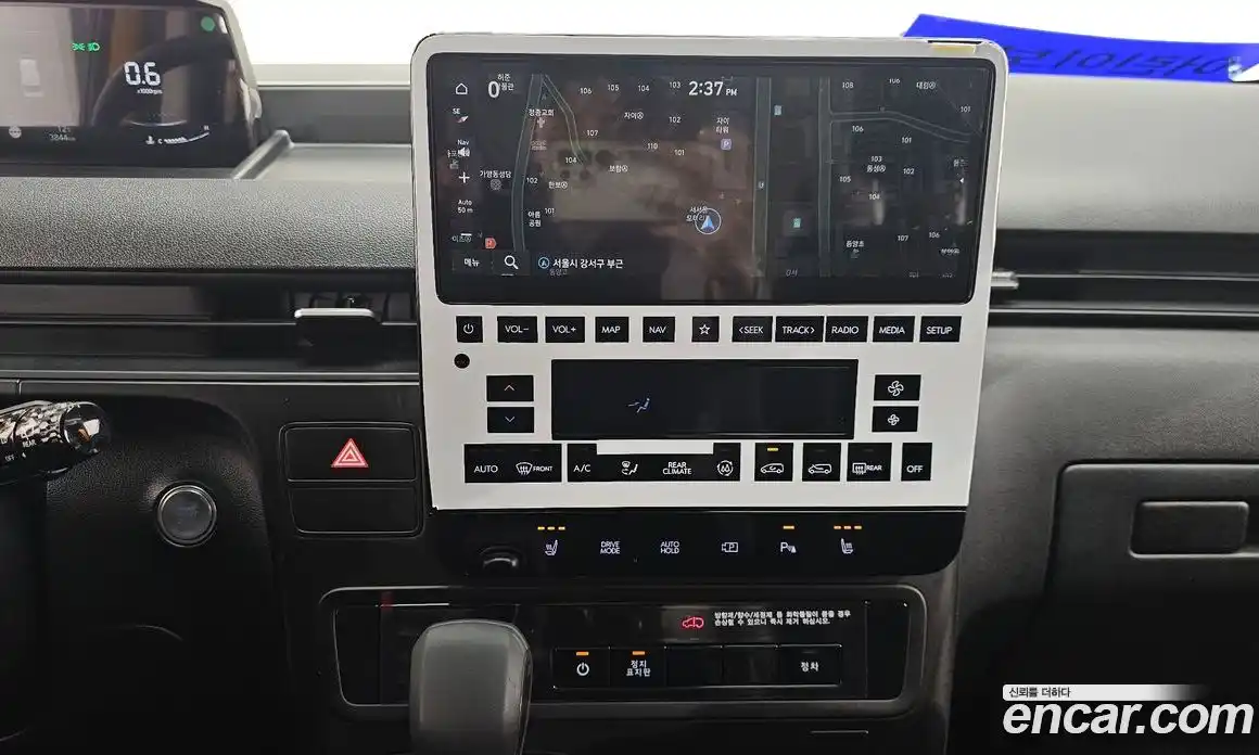 Hyundai Staria 2023 3.5 Автомат в Москве № 813549, фото 15