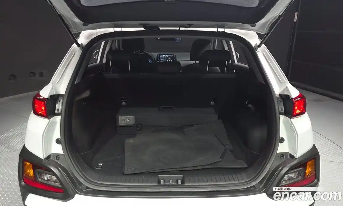 Hyundai Kona 2019 1.6 Автомат в Москве № 813791, фото 20