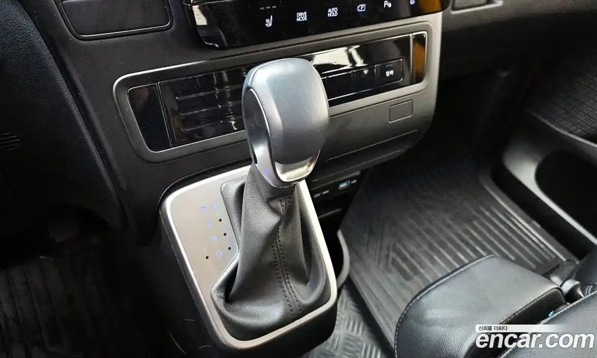 Hyundai Staria 2023 3.5 Автомат в Москве № 814041, фото 9