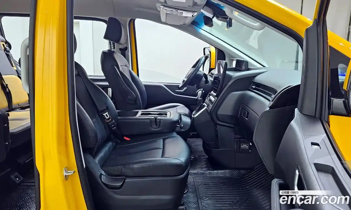 Hyundai Staria 2023 3.5 Автомат в Москве № 814041, фото 10