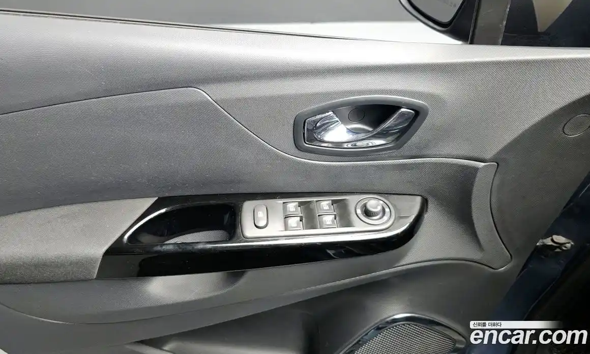 Renault QM3 2016 1.5 Автомат в Москве № 814142, фото 17