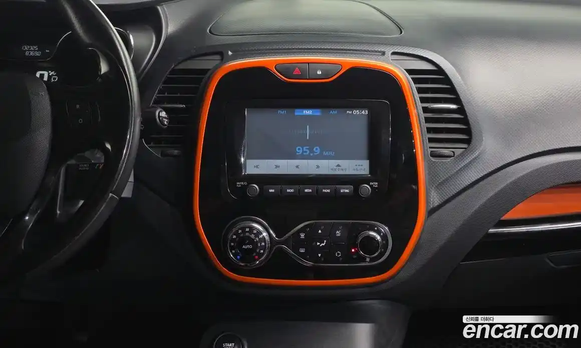 Renault QM3 2015 1.5 Автомат в Москве № 814419, фото 14