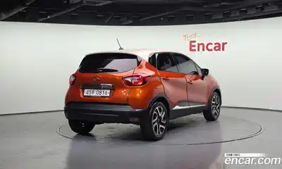 Renault QM3 2015 1.5 Автомат в Москве № 814419, миниатюра 2