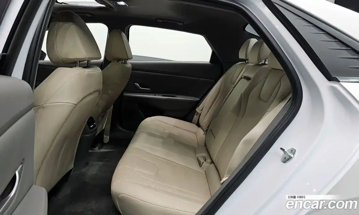 Hyundai Avante 2023 1.6 Автомат в Москве № 814436, фото 11