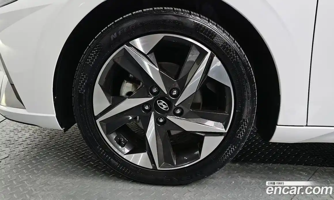 Hyundai Avante 2023 1.6 Автомат в Москве № 814436, фото 4