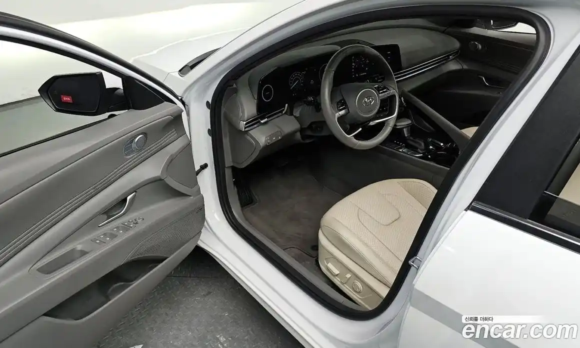 Hyundai Avante 2023 1.6 Автомат в Москве № 814436, фото 10