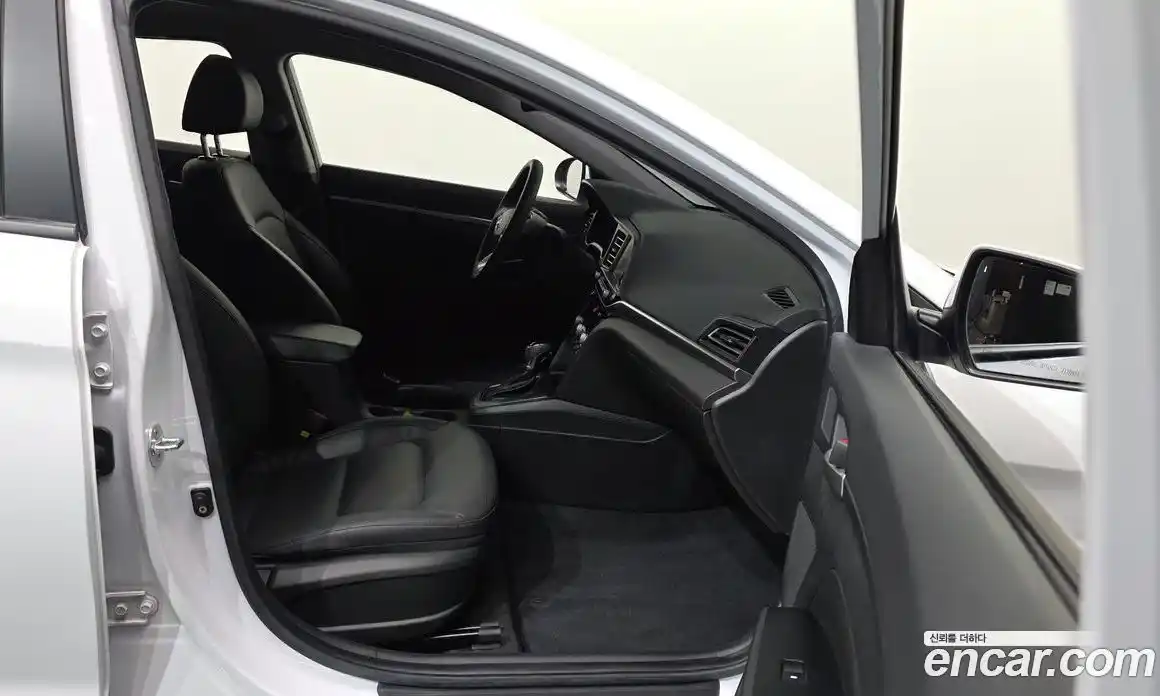 Hyundai Avante 2019 1.6 гидро в Москве № 814733, фото 11