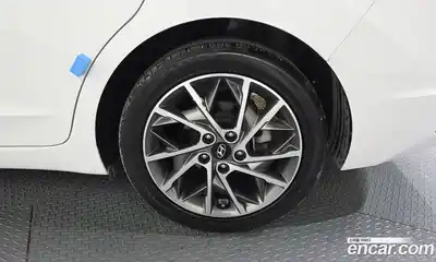 Hyundai Avante 2019 1.6 гидро в Москве № 814733, миниатюра 5
