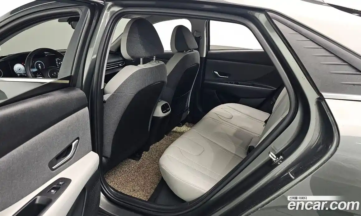 Hyundai Avante 2022 1.6 Автомат в Москве № 814793, фото 13