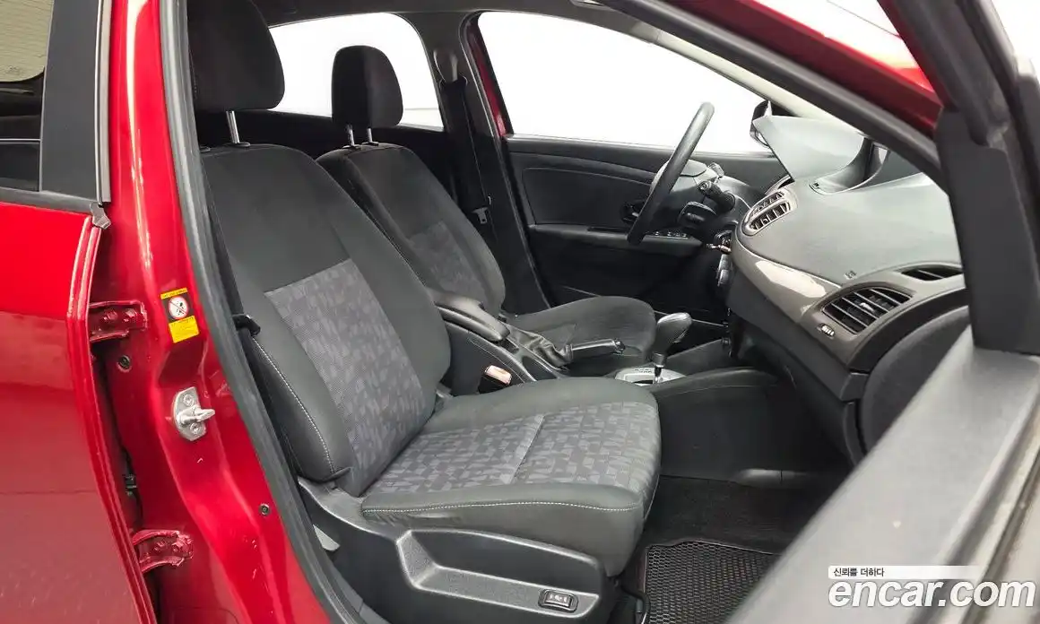Renault SM3 2015 1.6 гидро в Москве № 814934, фото 11