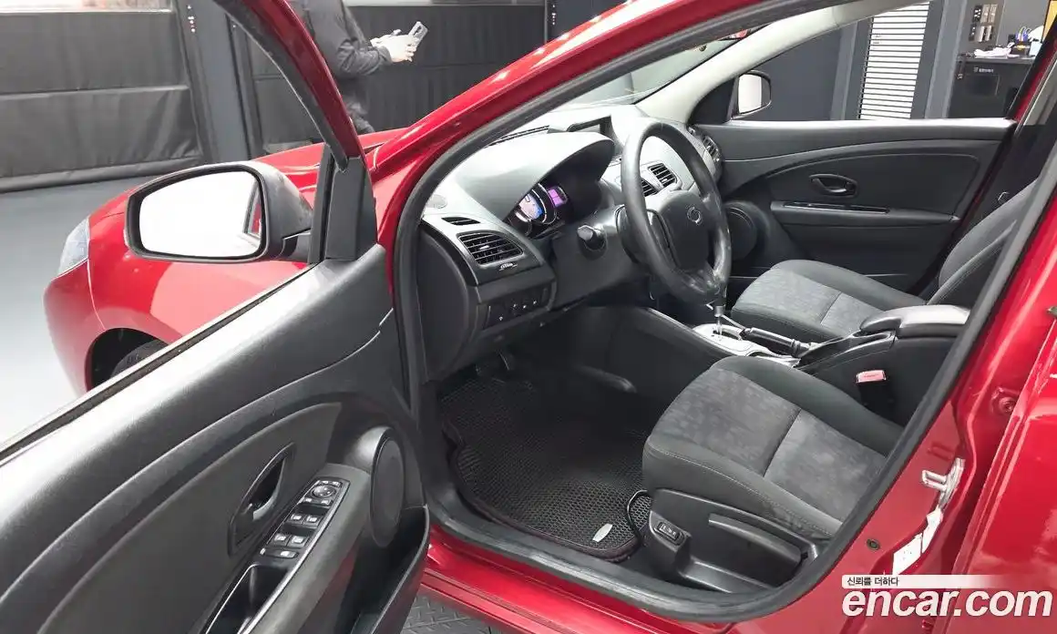 Renault SM3 2015 1.6 гидро в Москве № 814934, фото 10
