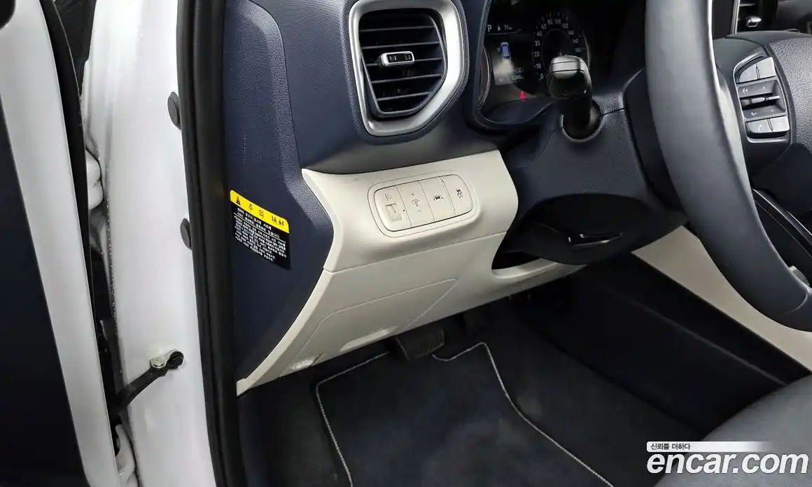 Hyundai Venue 2019 1.6 Автомат в Москве № 815003, фото 17