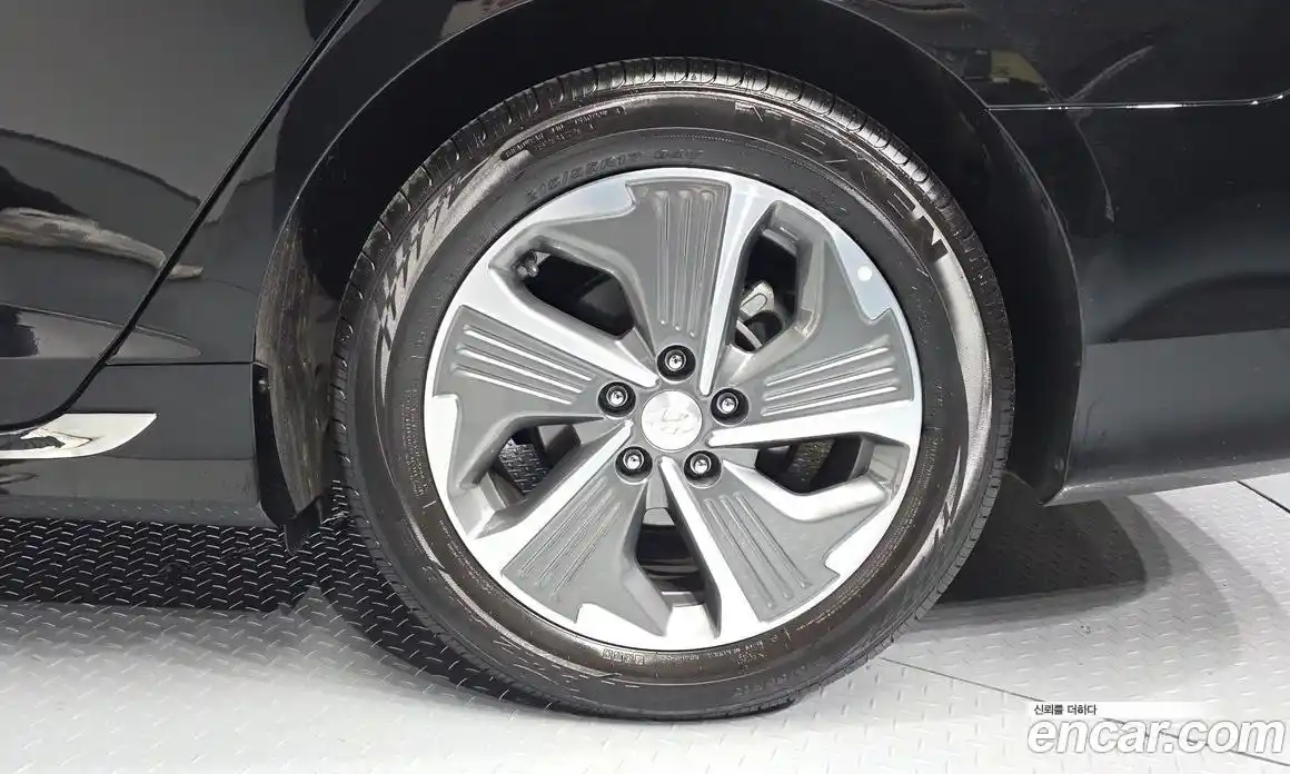 Hyundai Sonata 2019 2.0 Автомат в Москве № 815005, фото 5