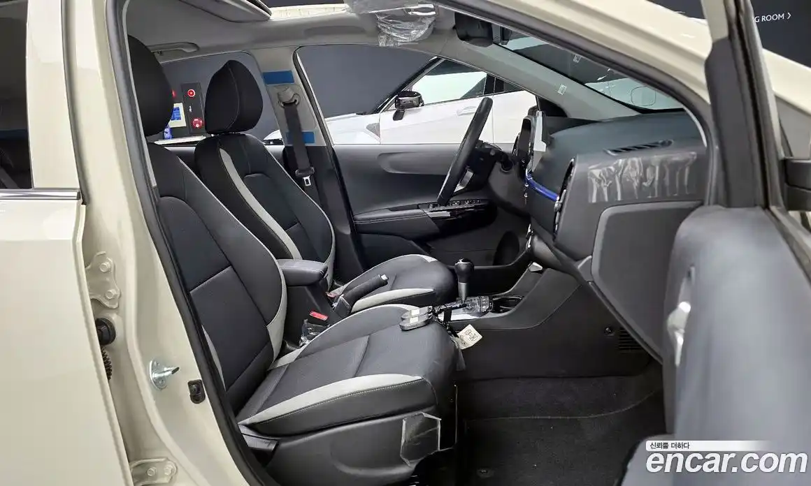 Kia Morning 2023 1.0 Автомат в Москве № 815810, фото 9