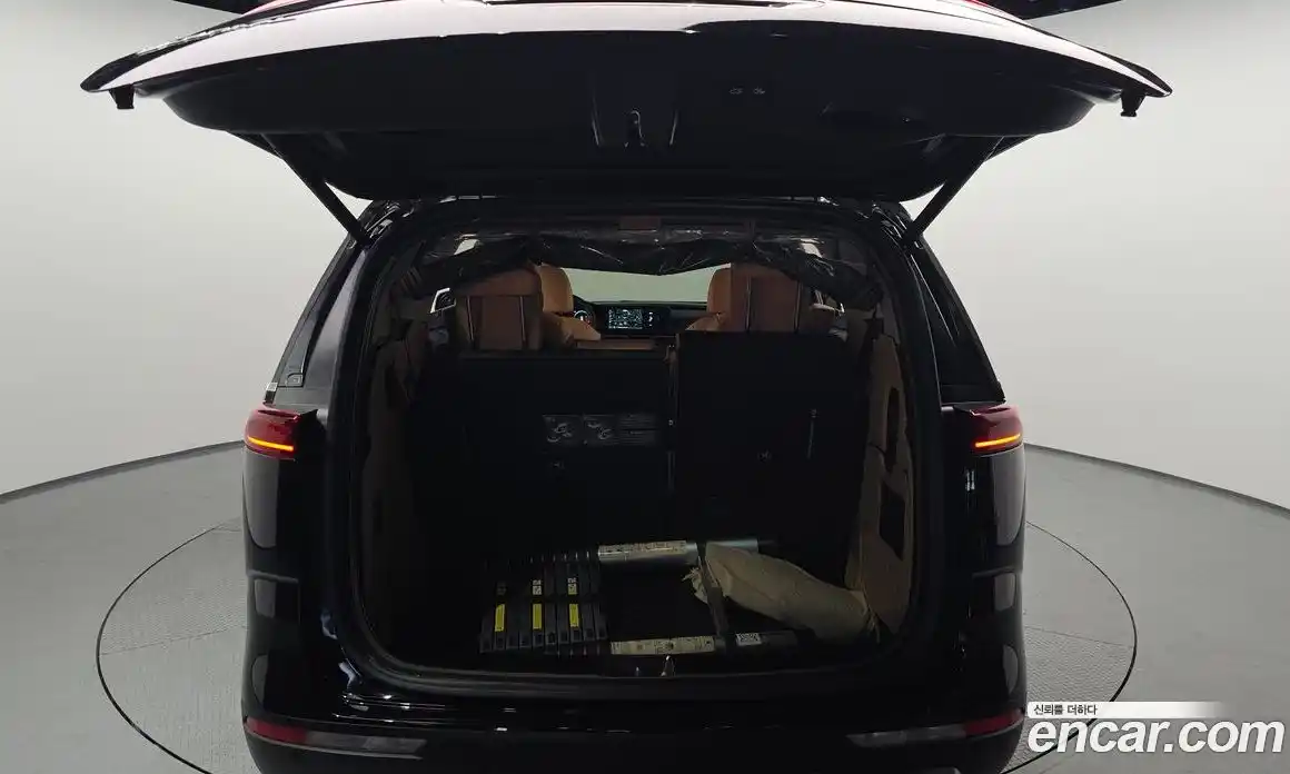 Kia Canival 2023 3.5 Автомат в Москве № 816182, фото 20