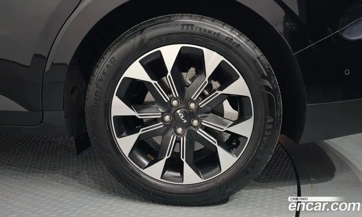 Kia Canival 2023 3.5 Автомат в Москве № 816182, фото 5