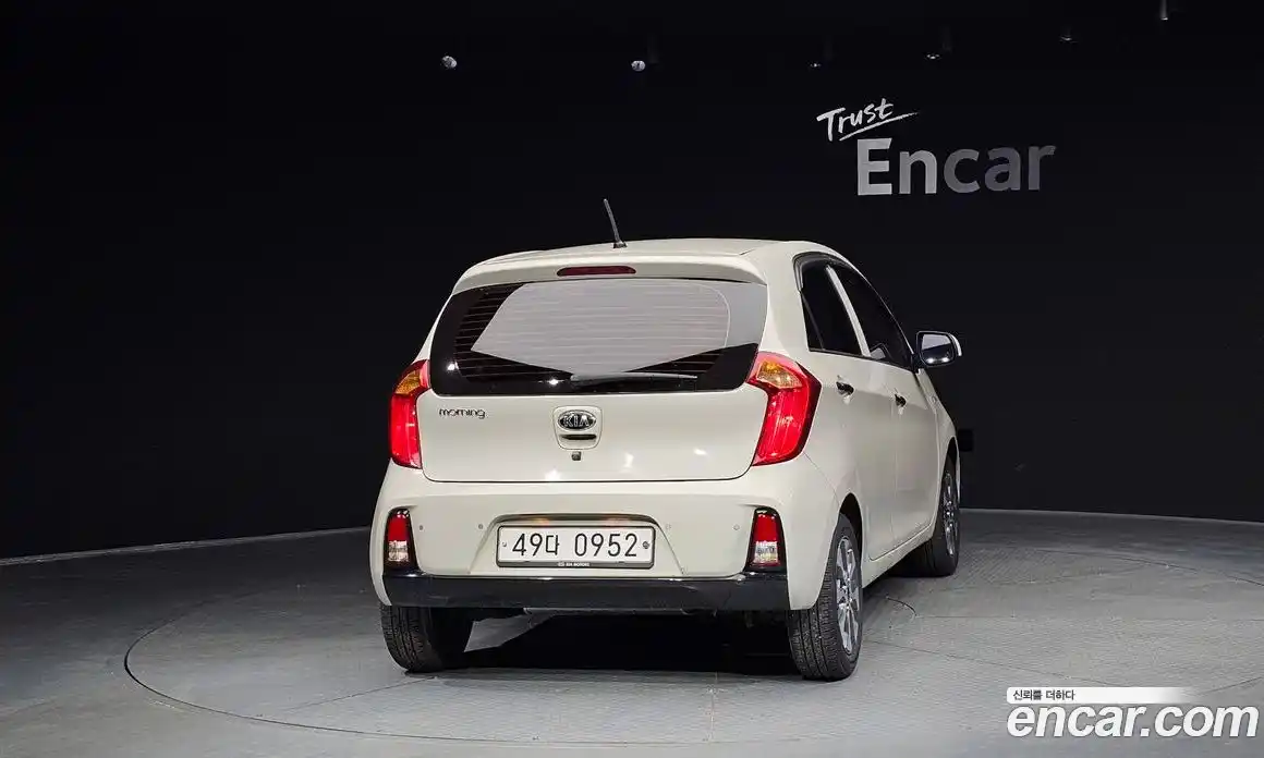 Kia Morning 2015 1.0 Автомат в Москве № 816362, фото 4