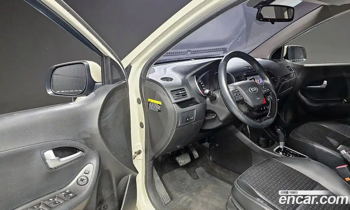 Kia Morning 2015 1.0 Автомат в Москве № 816362, фото 10