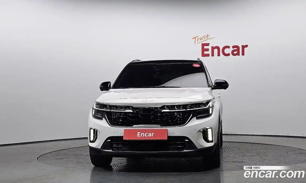 Kia Seltos 2023 1.6 Автомат в Москве № 816439, фото 3