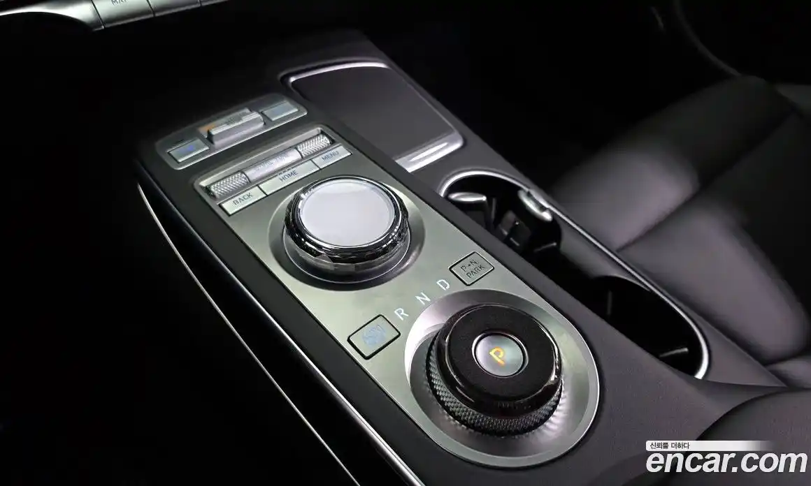 Genesis GV70 2023 2.5 Автомат в Москве № 817210, фото 9