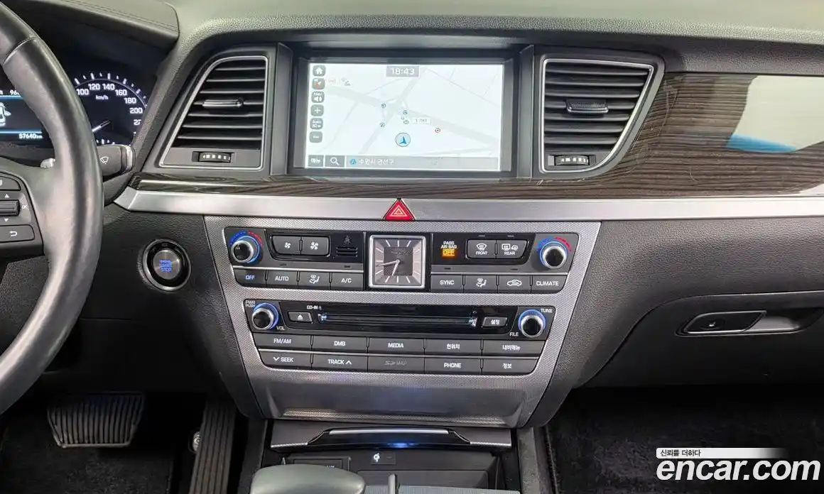 Genesis G80 2017 3.3 Автомат в Москве № 817346, фото 14