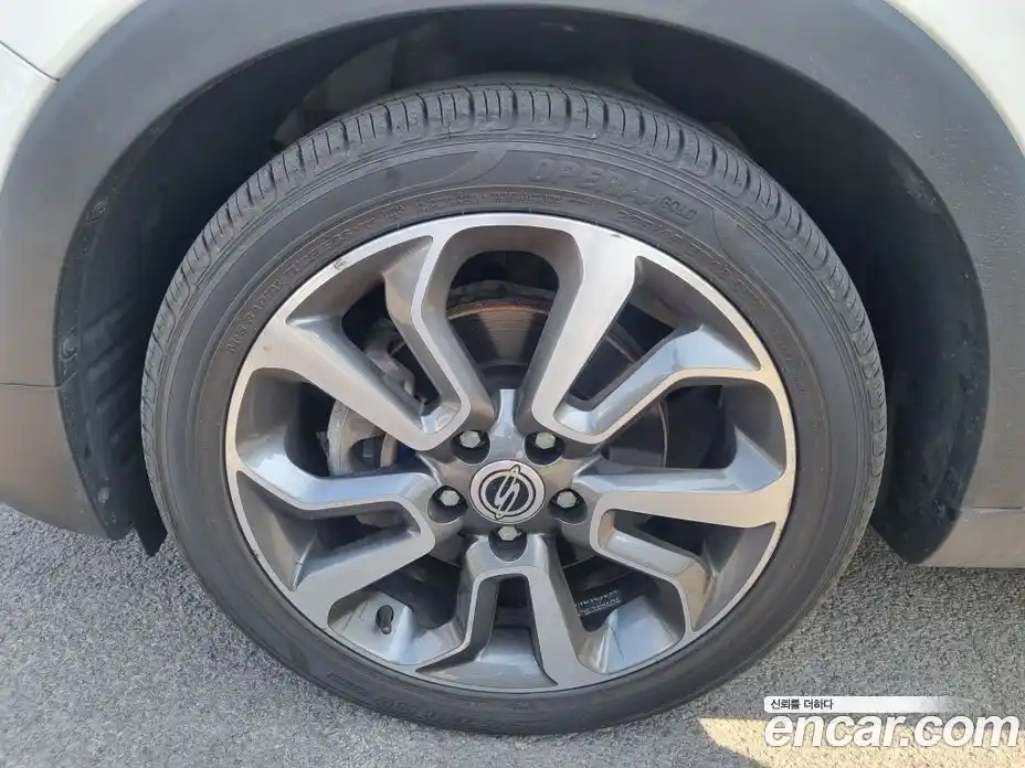 SsangYong TIBOLI 2015 1.6 Автомат в Москве № 818927, фото 11