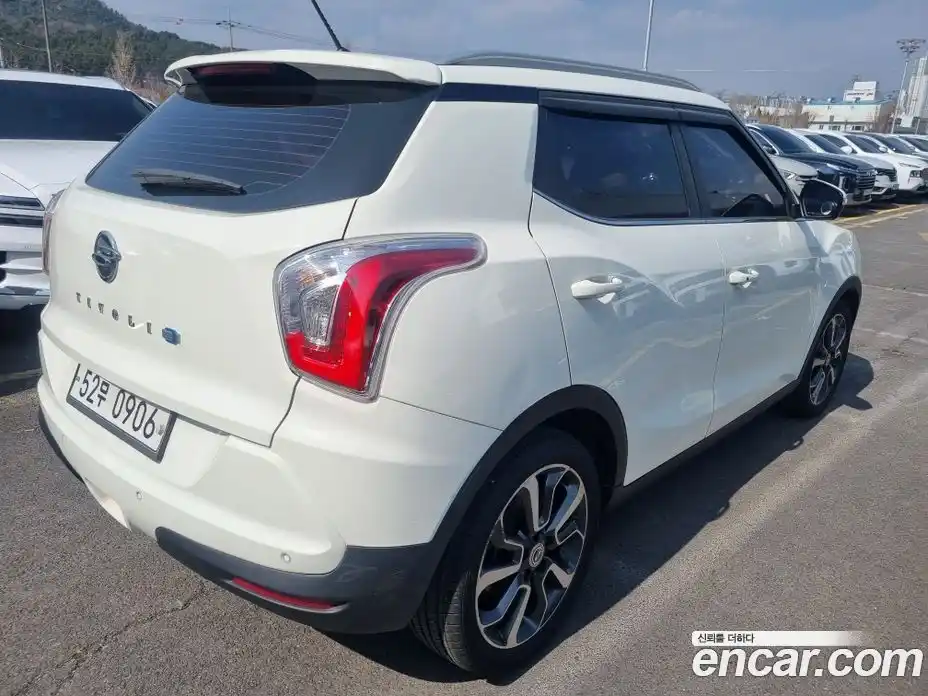 SsangYong TIBOLI 2015 1.6 Автомат в Москве № 818927, фото 3