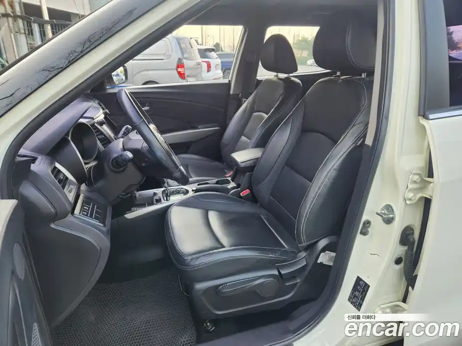 SsangYong TIBOLI 2015 1.6 Автомат в Москве № 818998, фото 14