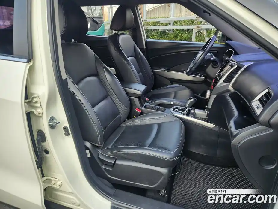 SsangYong TIBOLI 2015 1.6 Автомат в Москве № 818998, фото 15