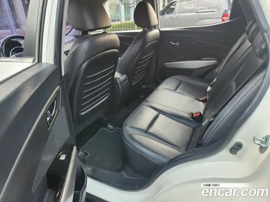 SsangYong TIBOLI 2015 1.6 Автомат в Москве № 818998, фото 17