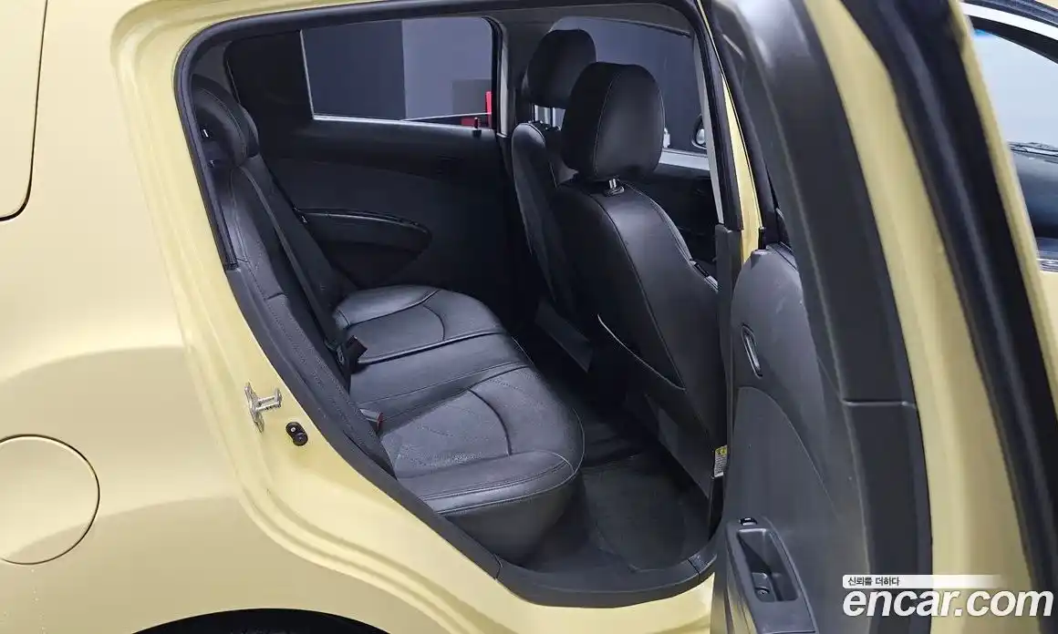 Chevrolet Spark 2013 1.0 Механическая в Москве № 819784, фото 12