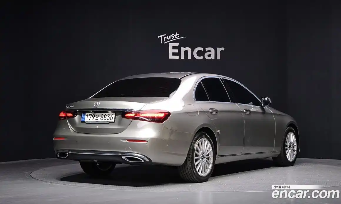 Mercedes-Benz E-Class 2021 2.0 Автомат в Москве № 822150, фото 2