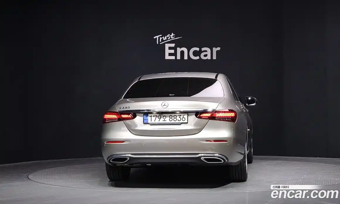 Mercedes-Benz E-Class 2021 2.0 Автомат в Москве № 822150, фото 4