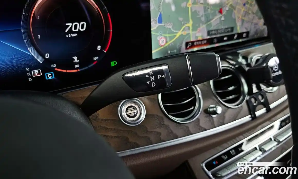 Mercedes-Benz E-Class 2021 2.0 Автомат в Москве № 822150, фото 9