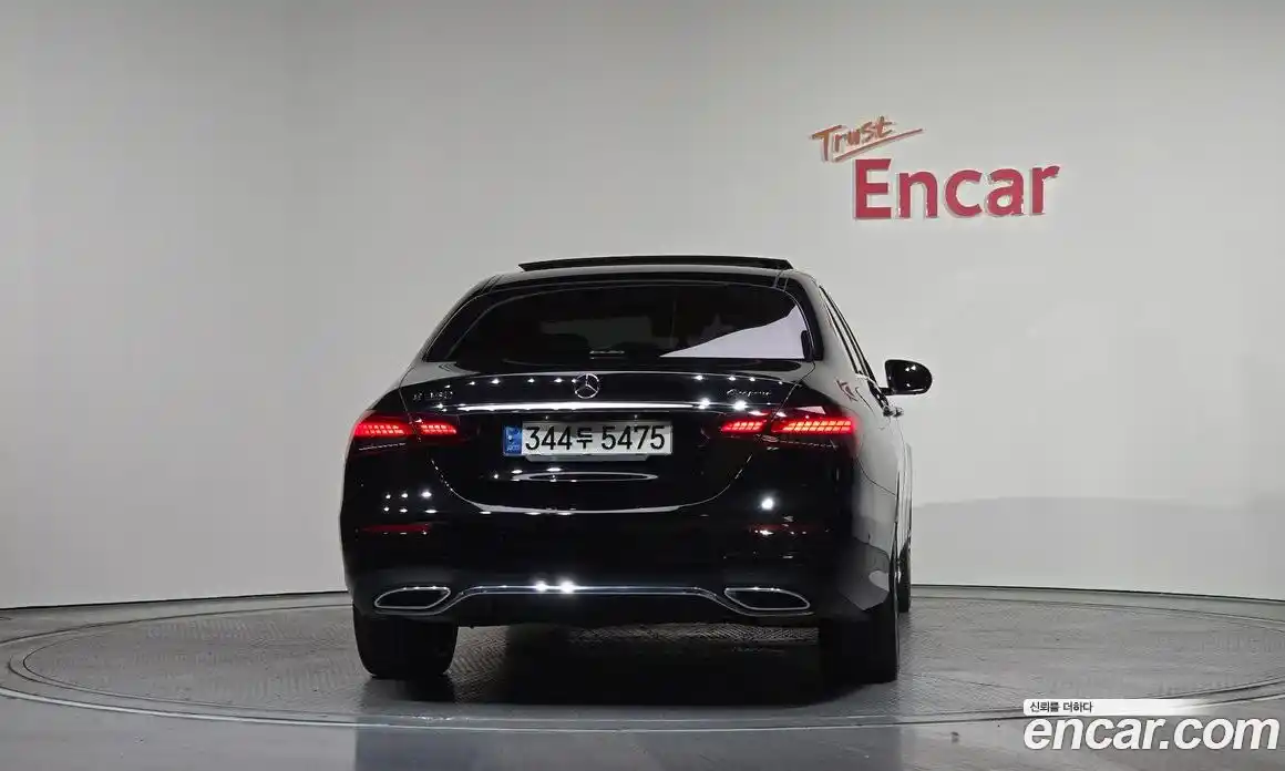 Mercedes-Benz E-Class 2021 2.0 Автомат в Москве № 822288, фото 4