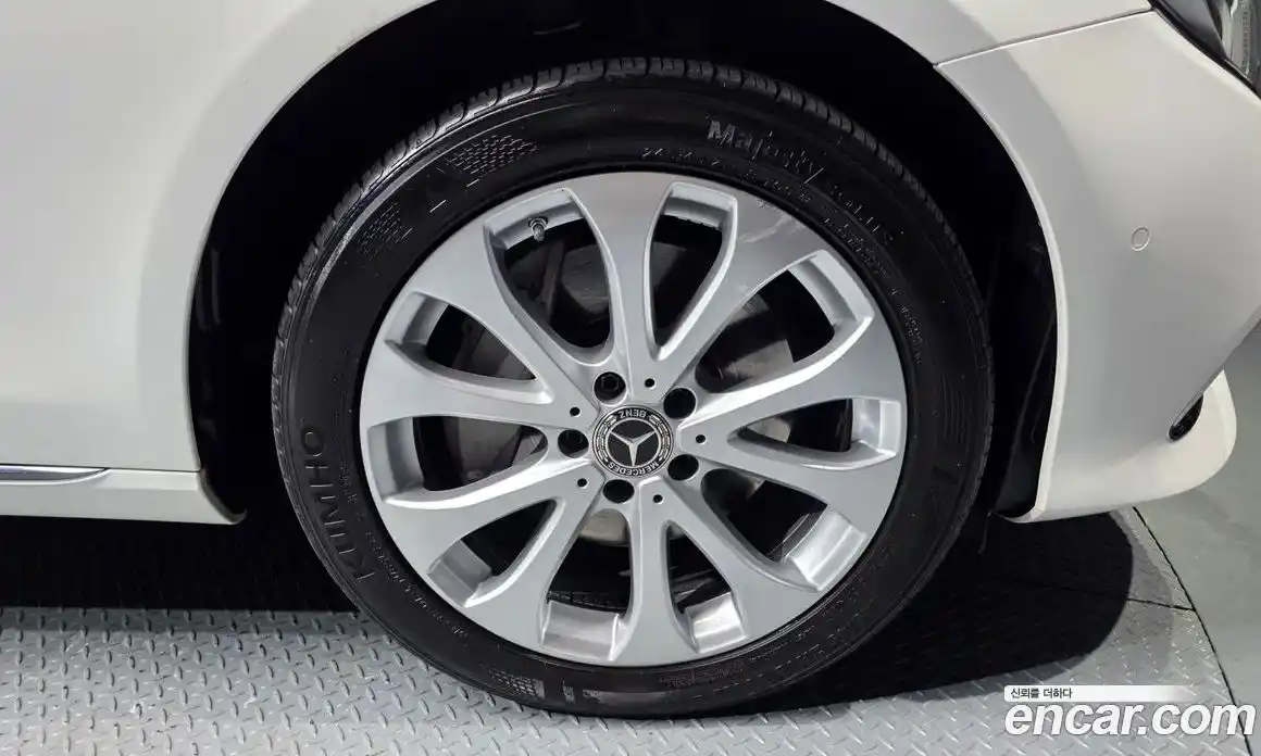 Mercedes-Benz E-Class 2019 2.0 Автомат в Москве № 823027, фото 5