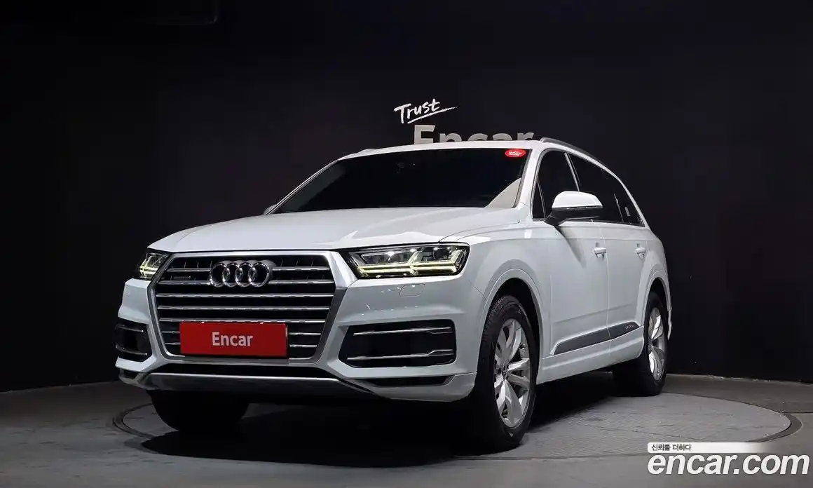 Audi Q7 2019 2.0 Автомат в Москве № 823155, фото 1