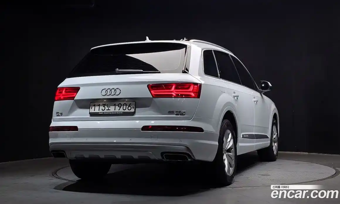 Audi Q7 2019 2.0 Автомат в Москве № 823155, фото 2