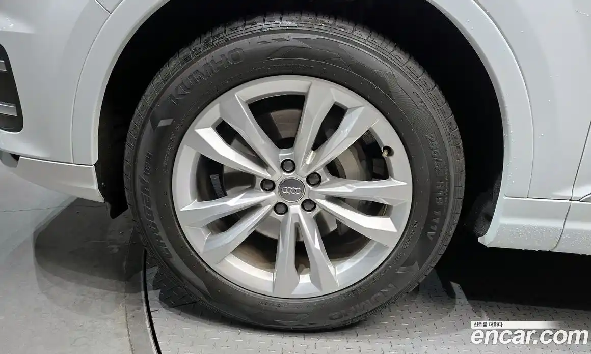 Audi Q7 2019 2.0 Автомат в Москве № 823155, фото 5