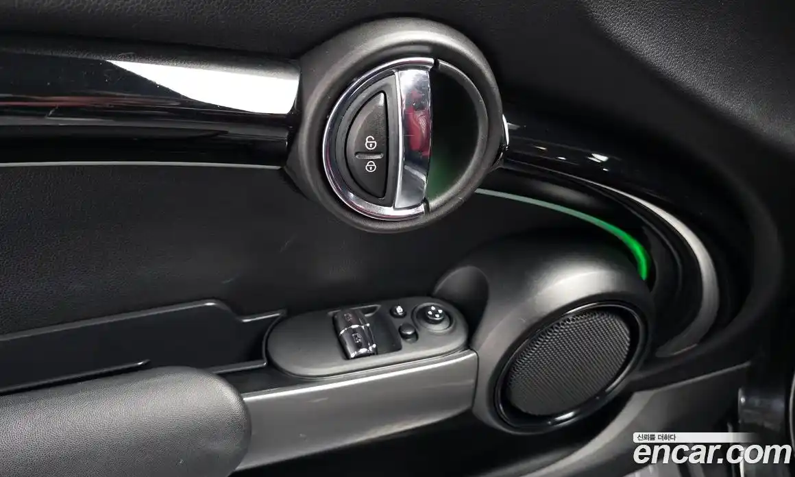 Mini Cooper 2020 1.5 Автомат в Москве № 825367, фото 16