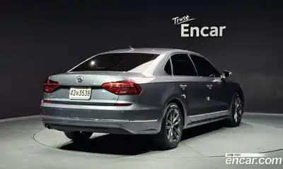 Volkswagen Passat 2018 2.0 Автомат в Москве № 826144, миниатюра 2
