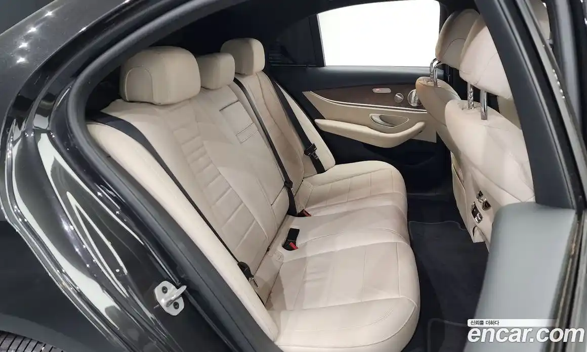 Mercedes-Benz E-Class 2021 2.0 Автомат в Москве № 195443, фото 12