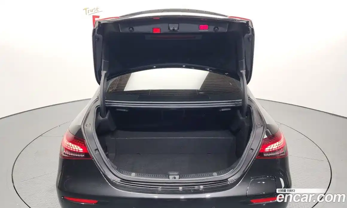 Mercedes-Benz E-Class 2021 2.0 Автомат в Москве № 195443, фото 20