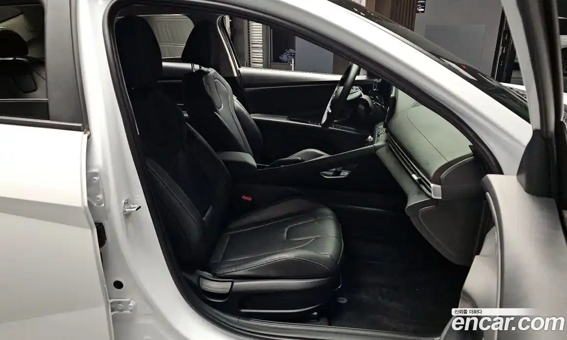 Hyundai Avante 2023 1.6 Автомат в Москве № 796516, фото 12