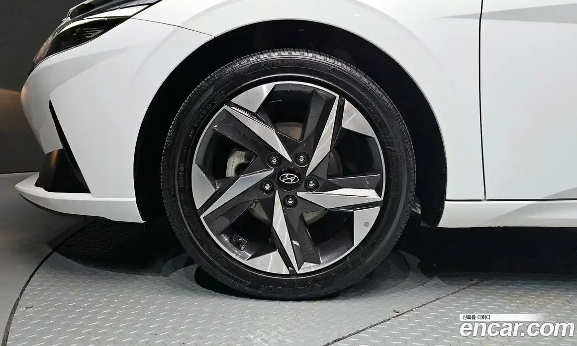 Hyundai Avante 2023 1.6 Автомат в Москве № 796516, фото 5