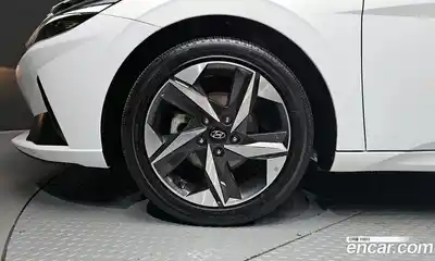 Hyundai Avante 2023 1.6 Автомат в Москве № 796516, миниатюра 5