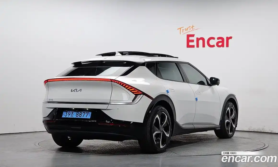 Kia EV6 2023 0.1 Автомат в Москве № 798030, фото 2