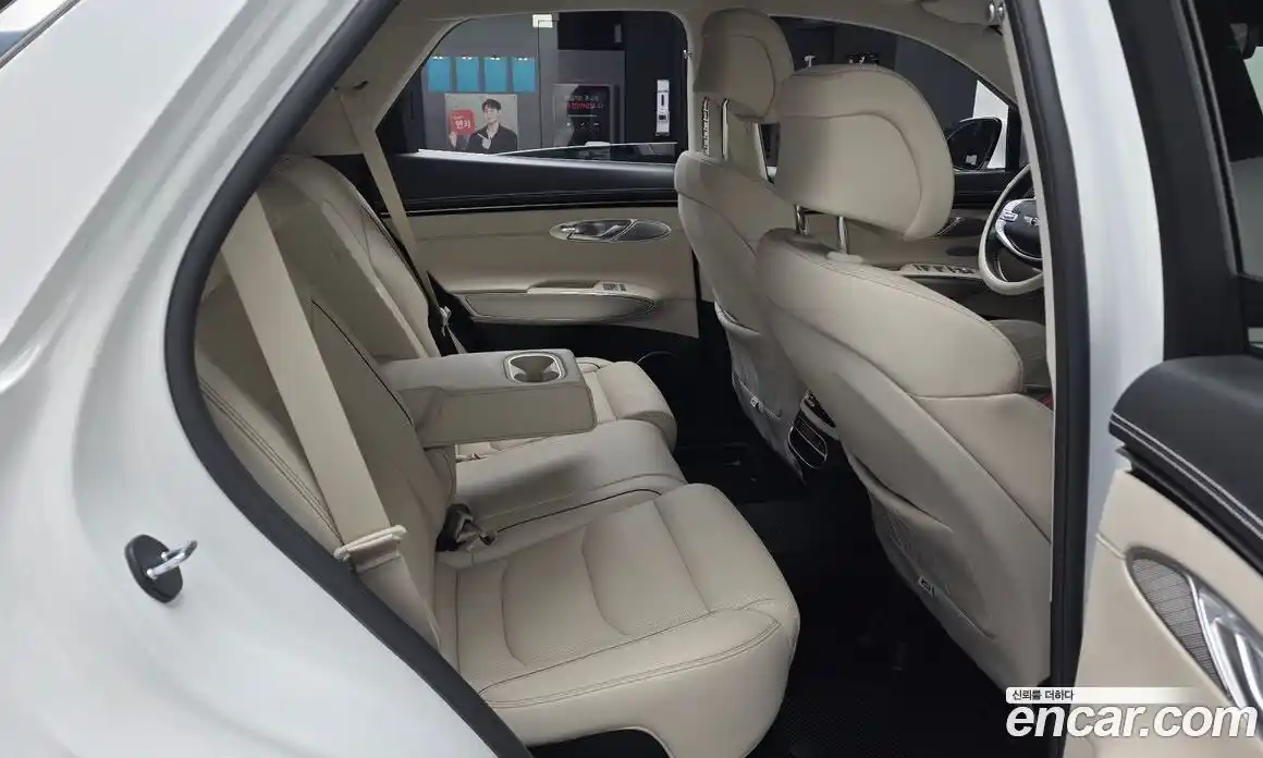 Genesis GV70 2024 2.5 Автомат в Москве № 798737, фото 12