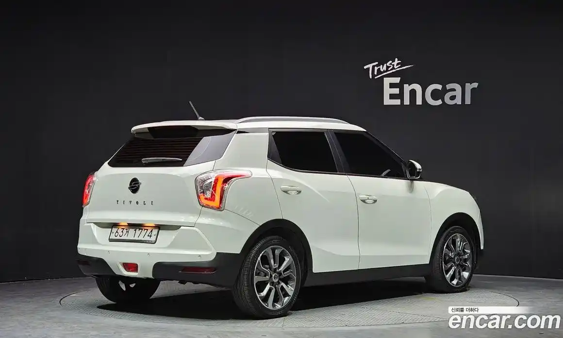 SsangYong TIBOLI 2015 1.6 Автомат в Москве № 799363, фото 2