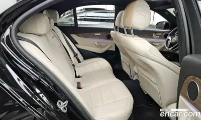 Mercedes-Benz E-Class 2023 2.0 Автомат в Москве № 800916, миниатюра 12